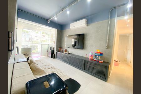 Sala de apartamento à venda com 2 quartos, 71m² em Vila Ipojuca, São Paulo