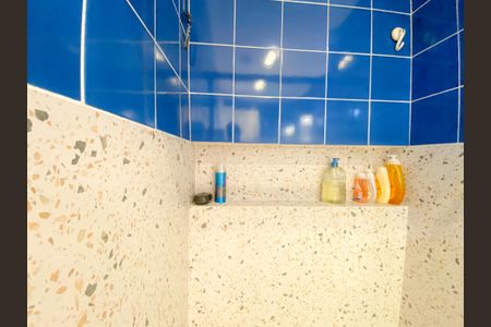 Apartamento à venda com 71m², 2 quartos e 2 vagasBanheiro Social