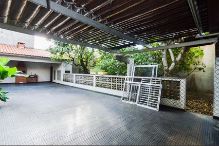 Casa para alugar com 361m², 3 quartos e 10 vagasQuintal