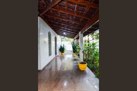 Casa para alugar com 361m², 3 quartos e 10 vagasEntrada Social 