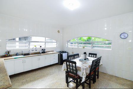 Casa para alugar com 361m², 3 quartos e 10 vagasCozinha