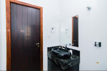 Casa para alugar com 361m², 3 quartos e 10 vagasBanheiro Social