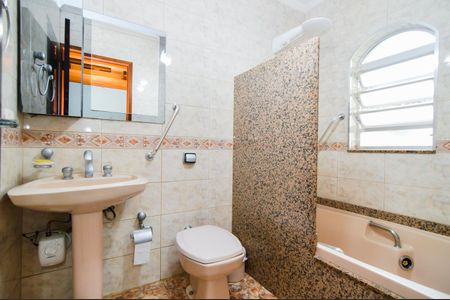 Casa para alugar com 361m², 3 quartos e 10 vagasBanheiro da Suíte