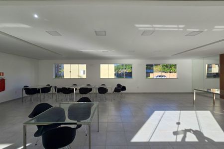 Apartamento para alugar com 47m², 2 quartos e sem vagaÁrea comum - Salão de festas