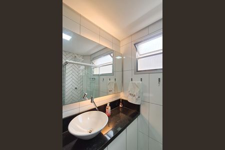 Apartamento à venda com 66m², 2 quartos e 1 vagaBanheiro Social