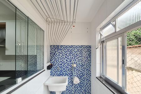 Apartamento à venda com 66m², 2 quartos e 1 vagaÁrea de Serviço