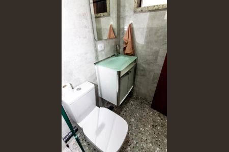 Banheiro de casa à venda com 3 quartos, 140m² em Vila Albano, São Paulo