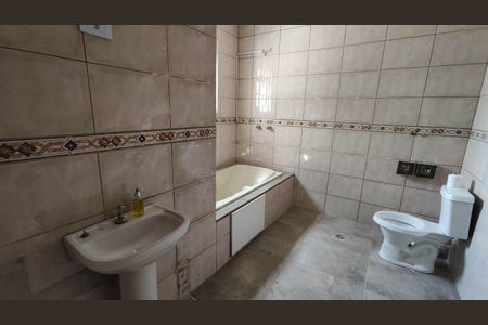 Banheiro da Suíte de casa à venda com 4 quartos, 180m² em Guaianases, São Paulo