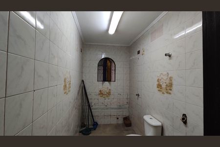 Casa à venda com 180m², 4 quartos e 1 vagaBanheiro social 2