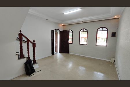 Sala de casa à venda com 4 quartos, 180m² em Guaianases, São Paulo