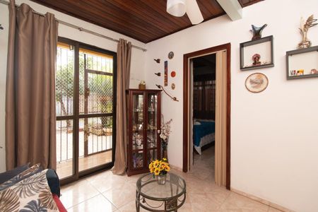 Sala de casa à venda com 2 quartos, 130m² em Restinga, Porto Alegre