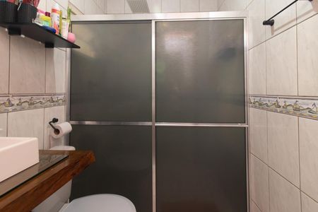 Casa à venda com 130m², 2 quartos e 2 vagasBanheiro