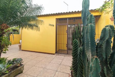 Casa à venda com 130m², 2 quartos e 2 vagasFachada