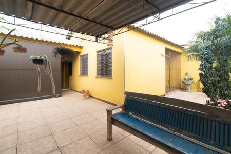 Casa à venda com 130m², 2 quartos e 2 vagasQuintal