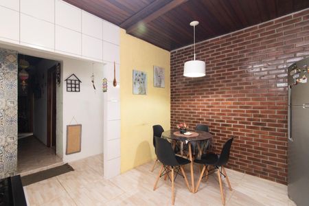 Casa à venda com 130m², 2 quartos e 2 vagasCozinha