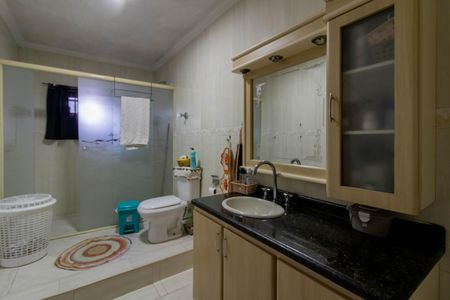 Casa à venda com 279m², 3 quartos e 2 vagasBanheiro 