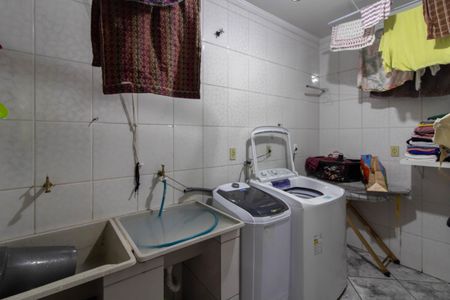 Casa à venda com 279m², 3 quartos e 2 vagasArea de Serviço 