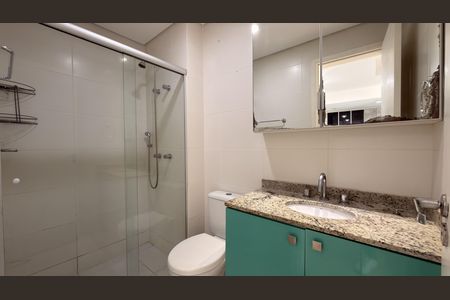 Banheiro  de apartamento para alugar com 1 quarto, 46m² em Centro, Curitiba