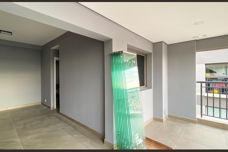 Apartamento para alugar com 72m², 2 quartos e 1 vaga Apartamento para alugar com 72m², 2 quartos e 1 vagaVaranda