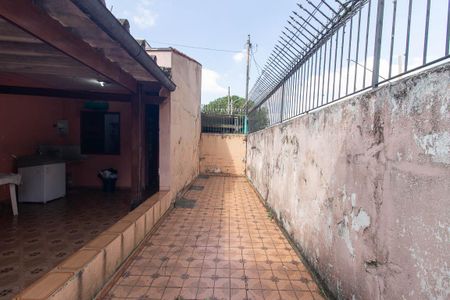 Casa à venda com 127m², 2 quartos e 2 vagasCorredor externo