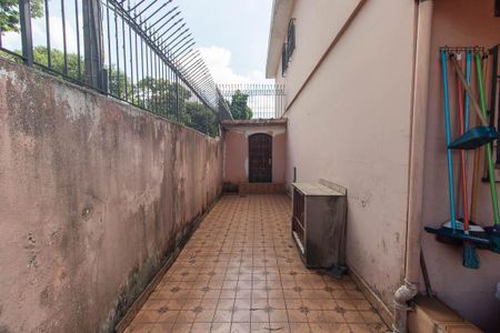 Casa à venda com 127m², 2 quartos e 2 vagasCorredor externo