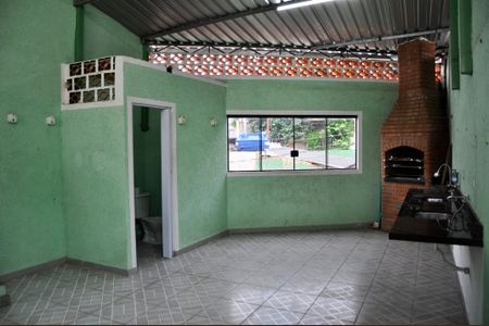 Casa à venda com 120m², 2 quartos e 1 vagaÁrea da Churrasqueira e Lavanderia 