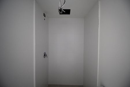 Apartamento à venda com 83m², 2 quartos e sem vagaBanheiro da Suíte 1