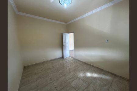 Quarto 1 de casa para alugar com 2 quartos, 45m² em Rocha Miranda, Rio de Janeiro