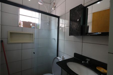 Casa para alugar com 65m², 2 quartos e 2 vagasBanheiro da Suíte