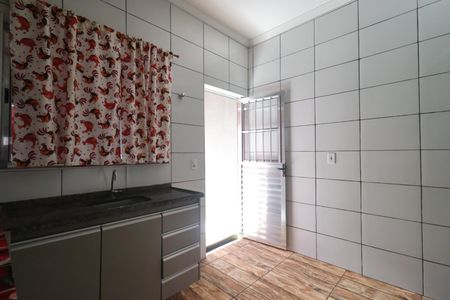 Casa para alugar com 65m², 2 quartos e 2 vagasCozinha