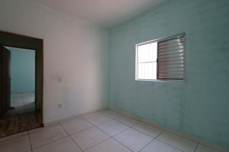 Casa para alugar com 65m², 2 quartos e 2 vagasQuarto 1