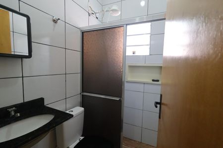 Casa para alugar com 65m², 2 quartos e 2 vagasBanheiro