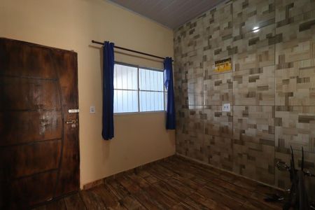 Casa para alugar com 65m², 2 quartos e 2 vagasSala