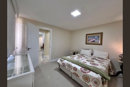 Apartamento para alugar com 240m², 3 quartos e 3 vagas Apartamento para alugar com 240m², 3 quartos e 3 vagasSuíte 1