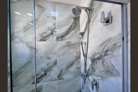 Apartamento para alugar com 240m², 3 quartos e 3 vagas Apartamento para alugar com 240m², 3 quartos e 3 vagasSuíte 3 - Banheiro