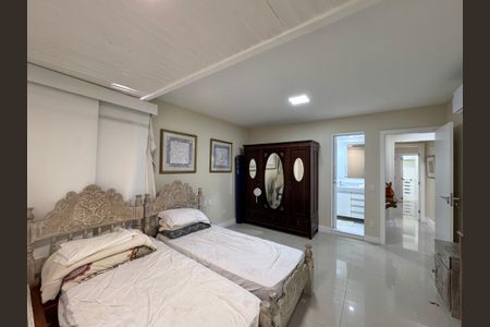 Apartamento para alugar com 240m², 3 quartos e 3 vagas Apartamento para alugar com 240m², 3 quartos e 3 vagasSuíte 2