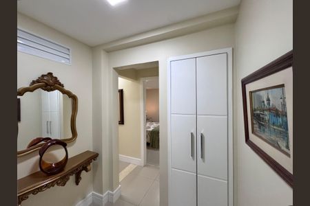 Apartamento para alugar com 240m², 3 quartos e 3 vagas Apartamento para alugar com 240m², 3 quartos e 3 vagasHall Íntimo