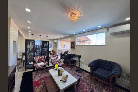 Apartamento para alugar com 240m², 3 quartos e 3 vagas Apartamento para alugar com 240m², 3 quartos e 3 vagasSala
