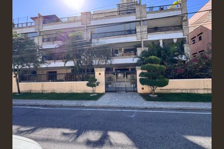 Apartamento para alugar com 240m², 3 quartos e 3 vagas Apartamento para alugar com 240m², 3 quartos e 3 vagasFachada