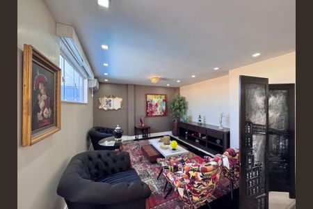 Apartamento para alugar com 240m², 3 quartos e 3 vagas Apartamento para alugar com 240m², 3 quartos e 3 vagasSala