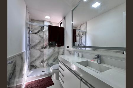 Apartamento para alugar com 240m², 3 quartos e 3 vagas Apartamento para alugar com 240m², 3 quartos e 3 vagasSuíte 1 - Banheiro