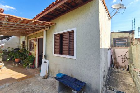 Casa à venda com 97m², 2 quartos e 5 vagasQuintal