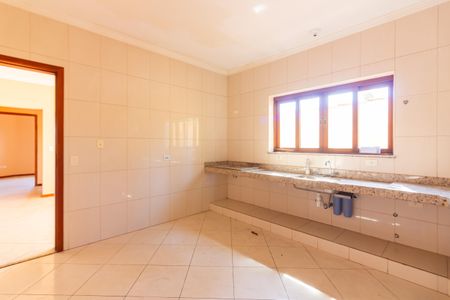 Casa para alugar com 280m², 5 quartos e 4 vagas Casa para alugar com 280m², 5 quartos e 4 vagasCozinha