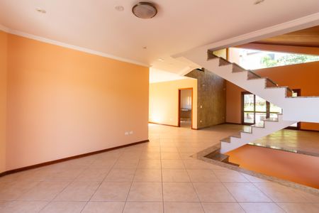 Casa para alugar com 280m², 5 quartos e 4 vagas Casa para alugar com 280m², 5 quartos e 4 vagasSala