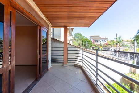 Casa para alugar com 280m², 5 quartos e 4 vagas Casa para alugar com 280m², 5 quartos e 4 vagasSacada