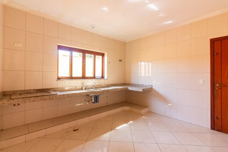 Casa para alugar com 280m², 5 quartos e 4 vagas Casa para alugar com 280m², 5 quartos e 4 vagasCozinha