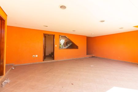 Casa para alugar com 280m², 5 quartos e 4 vagas Casa para alugar com 280m², 5 quartos e 4 vagasGaragem