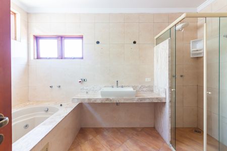 Casa para alugar com 280m², 5 quartos e 4 vagas Casa para alugar com 280m², 5 quartos e 4 vagasBanheiro da Suíte