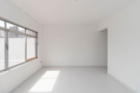 Casa à venda com 300m², 5 quartos e 2 vagasSala