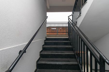 Apartamento à venda com 66m², 2 quartos e 1 vagaEscada